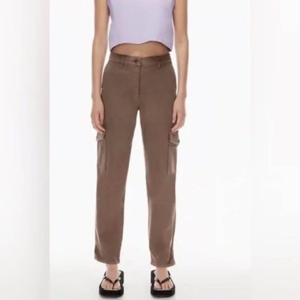 Aritzia Wilfred Free High-Waisted Twill Modern Cargo Pants in Taupe Brown, Sz 00